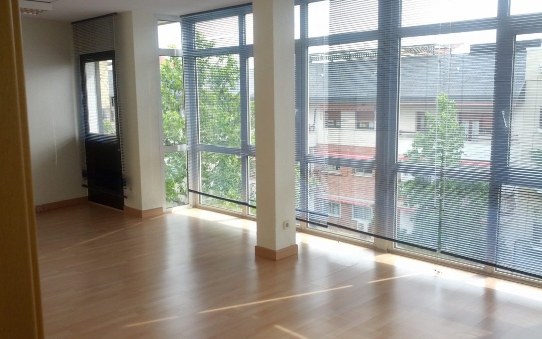 Oficina Dúplex en Alquiler en Majadahonda 202 m2 + Ático