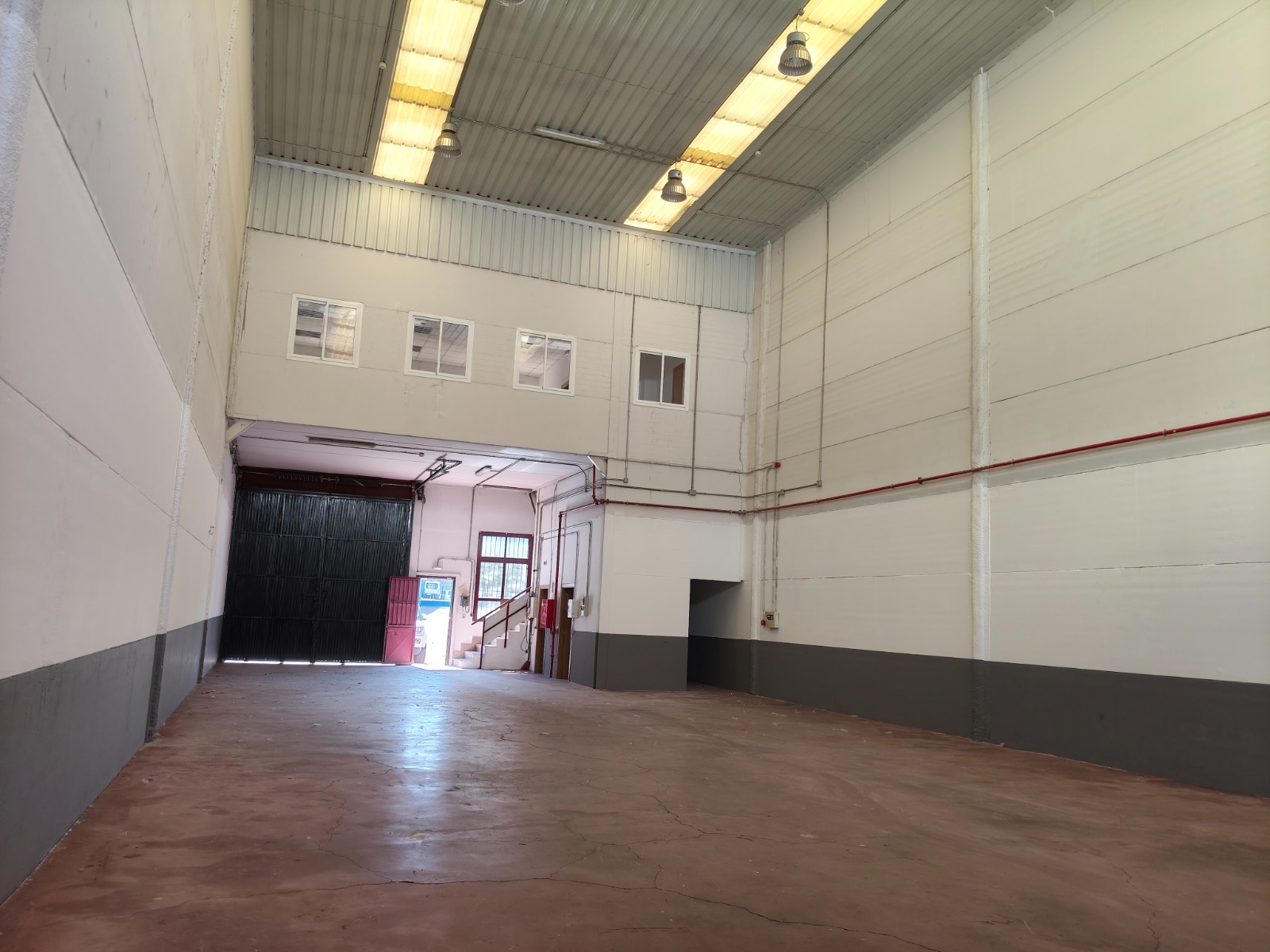 Nave Industrial en Alquiler en Illescas – 385 m2 2 Nave industrial en alquiler en Illescas de 385 m2